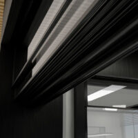Skyfold Prisma – paneelit varastoituna alakattoon